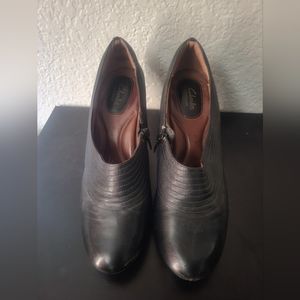 Clarks black pumps 11